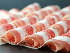 Rolled Slices of Raw Meat for Hot Pot